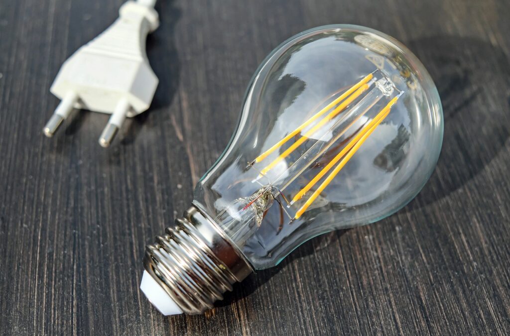 Cómo ahorrar en la factura de la luz de tu segunda residencia por Grupo Mayfo en la provincia de Granada