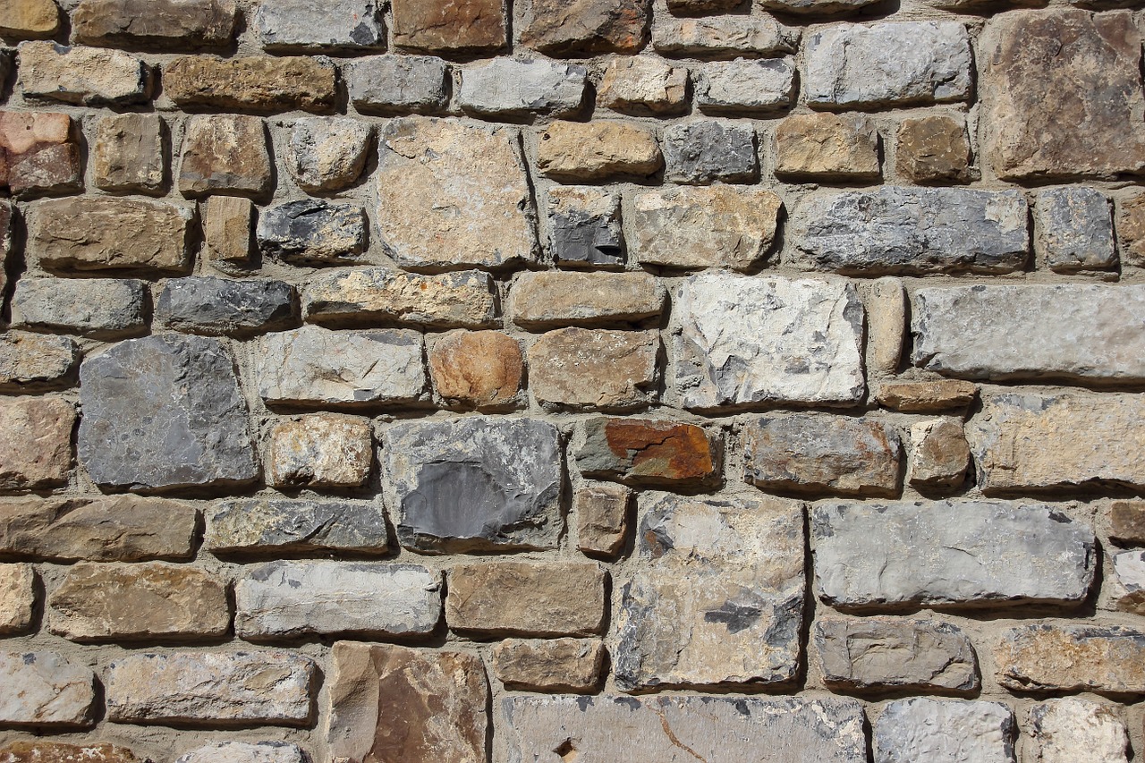 Tipos y usos de piedras para construcción por Grupo Mayfo en la provincia de Granada