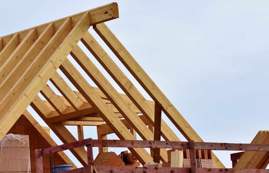Cosas a tener en cuenta antes de construir una casa en un terreno por Grupo Mayfo en la ciudad de Granada
