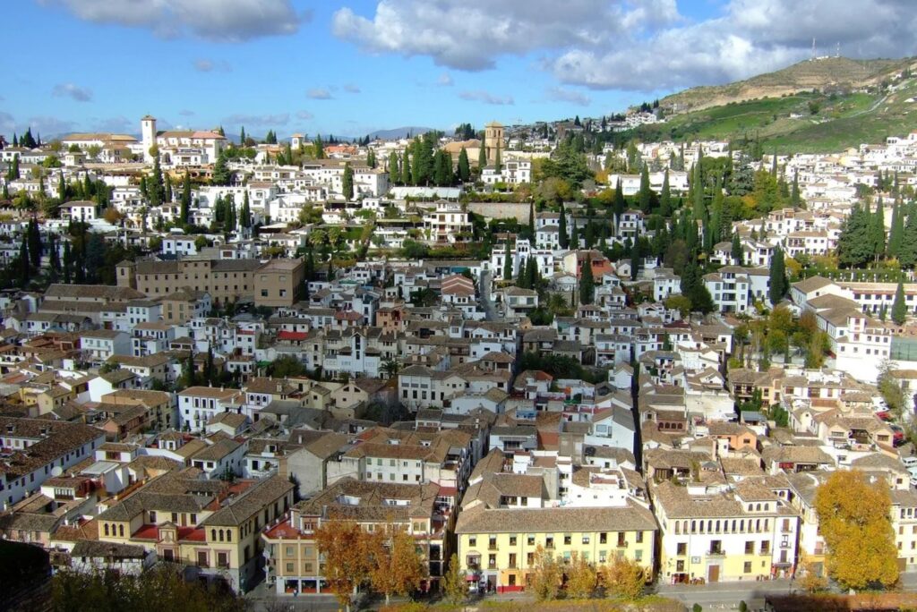 Las mejores zonas emergentes para comprar vivienda en Granada